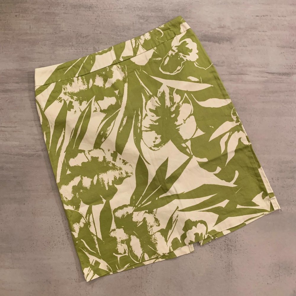 Lightweight Green & Ivory Abstract Pencil Skirt